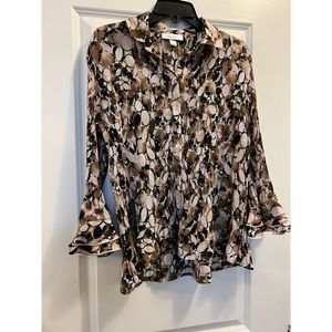 Dressbarn bell sleeve blouse